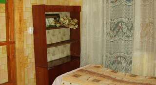 Гостевой дом Шелтер Пилигрим Севастополь Двухместный номер с 1 кроватью или 2 отдельными кроватями + дополнительной кроватью-2